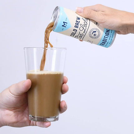 Café HECHO Tradicional Cold Brew Con Leche.