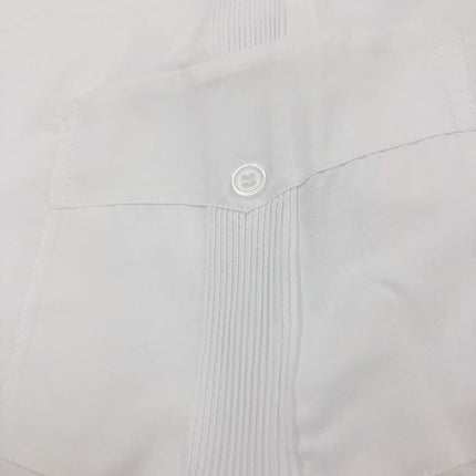 Traditional White Guayabera, Classic Style, Thin poplin, Short Sleeves Shirt 65% Polyester 35% Cotton. (Medium)