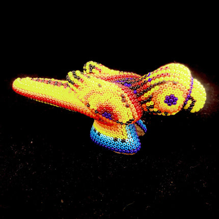 SERENDIPIA Animales Huichol hechos a mano con cuentas de arte mexicano original (tortuga, ballena, delfín, burro, serpiente, rana, pez, loro) (delfín)